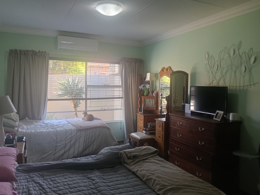 To Let 3 Bedroom Property for Rent in Langenhovenpark Free State